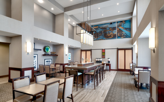 Hampton Inn & Suites Ft. Worth-Burleson