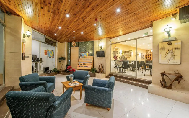 Alborada Aparthotel