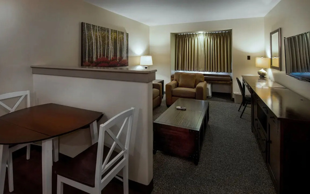 Magnolia Inn & Suites
