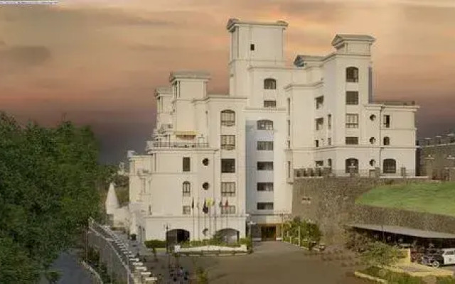OYO 5630 Beverly Hills Hotel