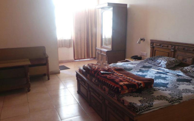 OYO 22492 Hotel Kempty Residency