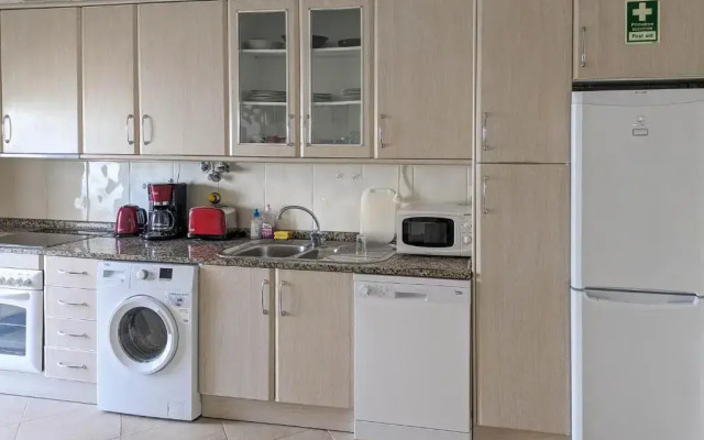 Two Bedroom Apartment — 110m2, AC, Terrace, Wi-Fi