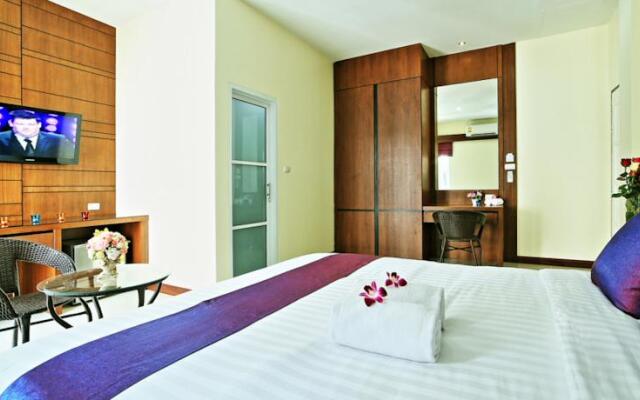 At Phuket Guest House