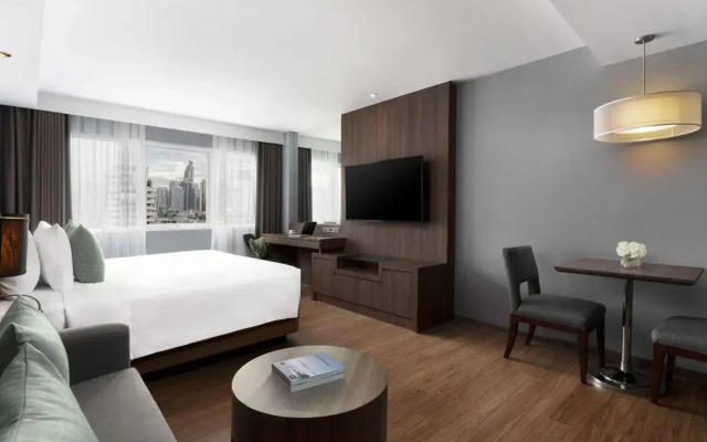 Novotel Living Bangkok Sukhumvit Legacy