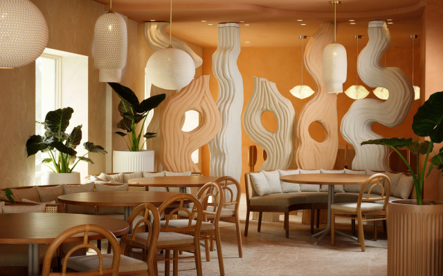 Sandbourne Santa Monica, Autograph Collection