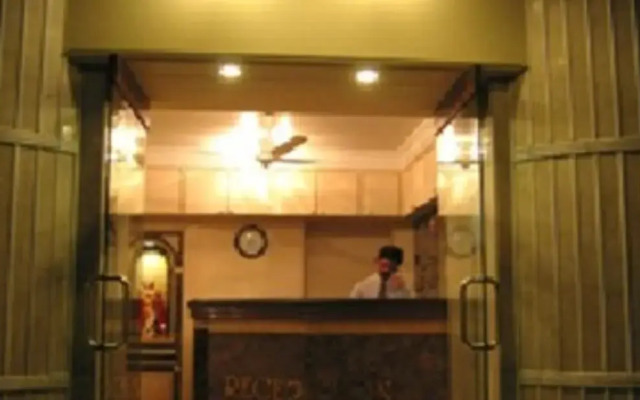 OYO 1249 Hotel Ashray International