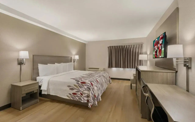 Red Roof Inn & Suites Newport – Middletown, RI