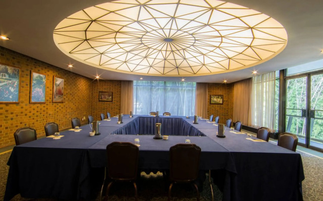 Williamsburg Woodlands Hotel & Suites, an official Colonial Williamsburg Hotel