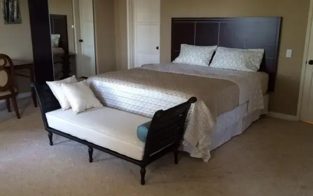 Private Bungalow at 5 Star Resort 2 Rooms Suite