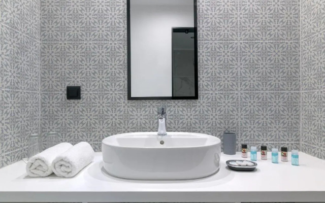 Отель Nirvana Beach 