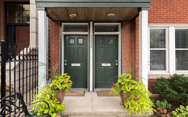 Chicago Guest House on Henderson Street