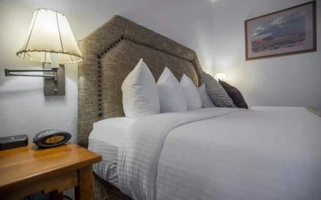 Table Mountain Inn