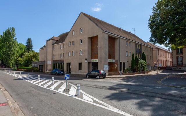 B&B HOTEL Chartres Centre Cathédrale