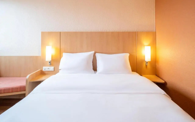 B&B HOTEL Amiens Centre Cathédrale