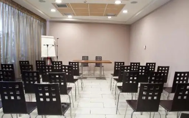 Crystal City Hotel