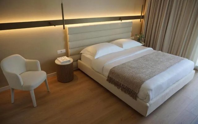 Luxury White Tower Suites
