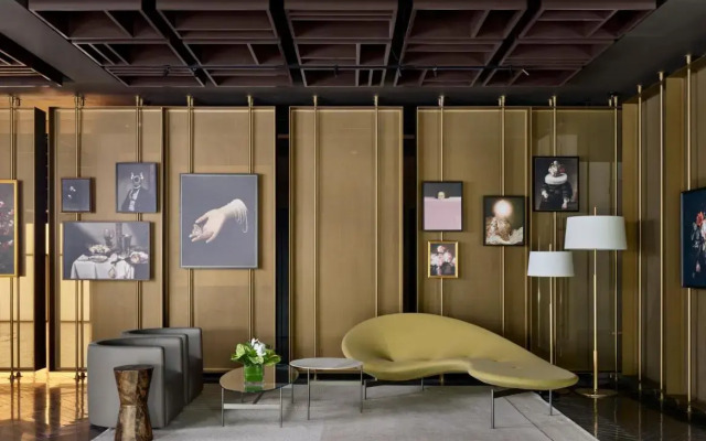 Hotel AKA Alexandria