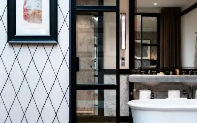 Hôtel de Berri Champs-Élysées, a Luxury Collection Hotel