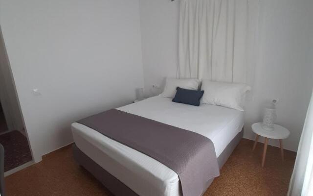 Flora Rooms & Apartments