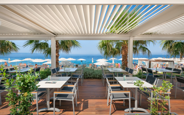 Medora Auri Family Beach Hotel