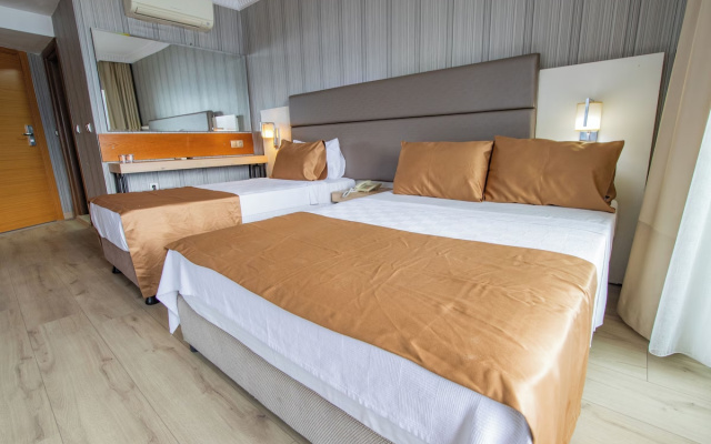 Point Beach Hotel