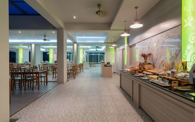 The Briza Beach Resort Khaolak