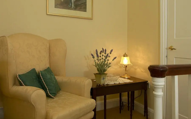 All Seasons Apartments