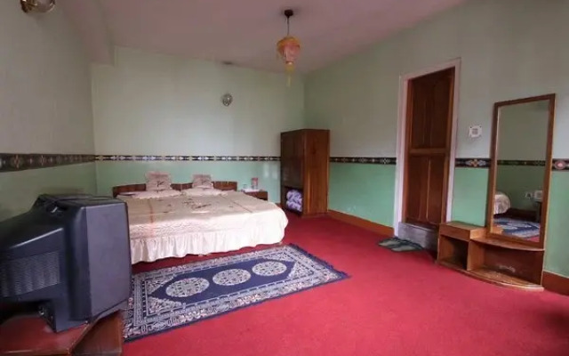 Hotel Golden Nest