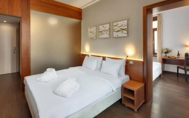Hotel Carol