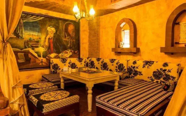 Hotel Gulistan tour