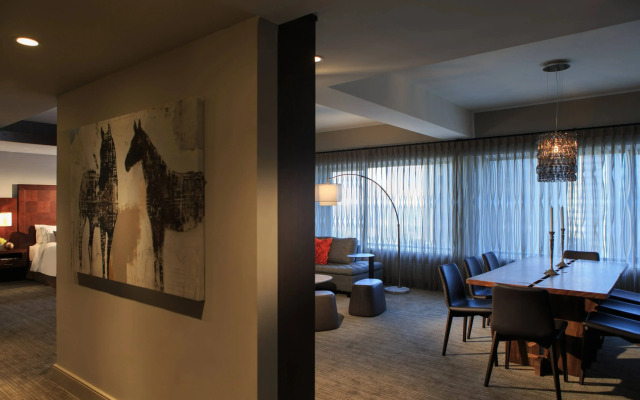 Renaissance Seattle Hotel