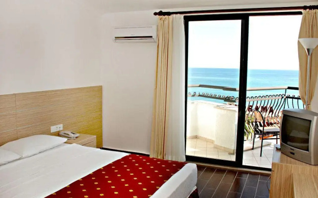 Boulevard Hotel