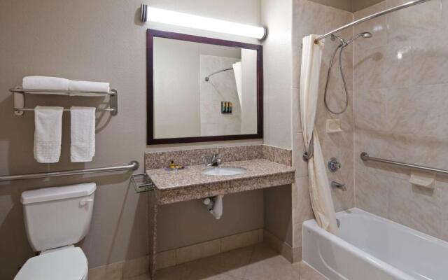 Best Western Plus Mansfield Inn & Suites