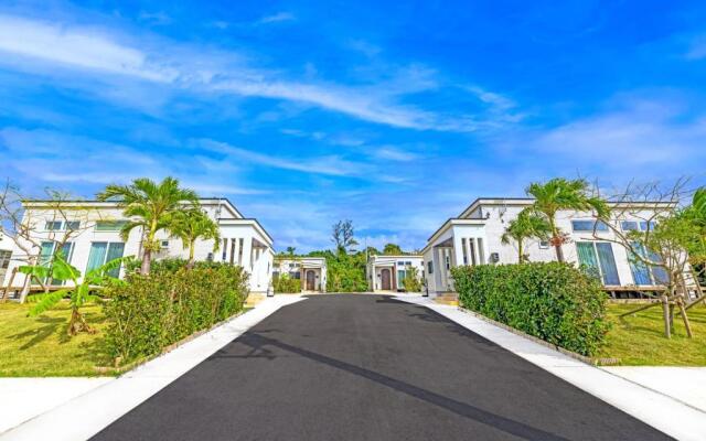 BEVERLY HILLS VILLA Miyakojima Resort