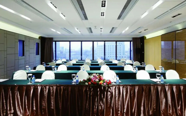 Furama Hotel Dalian