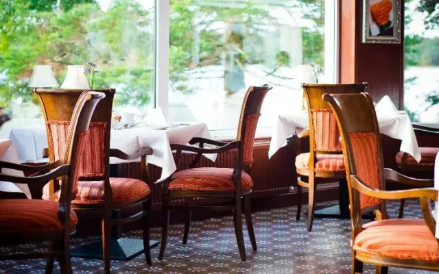 Harvey's Point Hotel