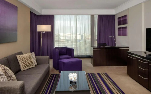 Pullman Dubai Creek City Centre Hotel