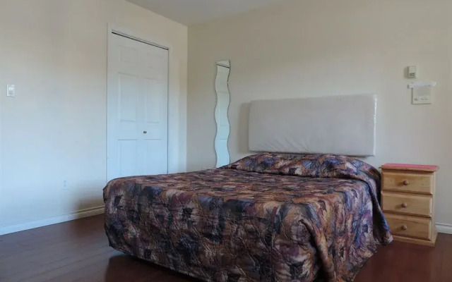 Airport Blundell Suites