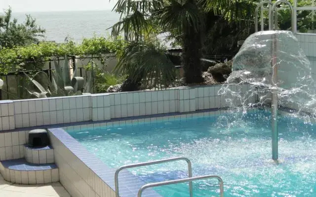 Samotlor, Guest House