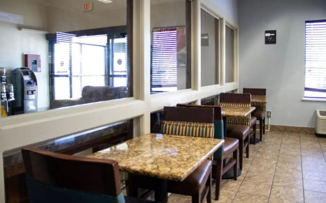 New Victorian Inn & Suites in Sioux City, IA