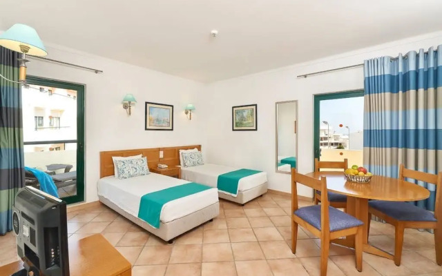 Oceanus Aparthotel