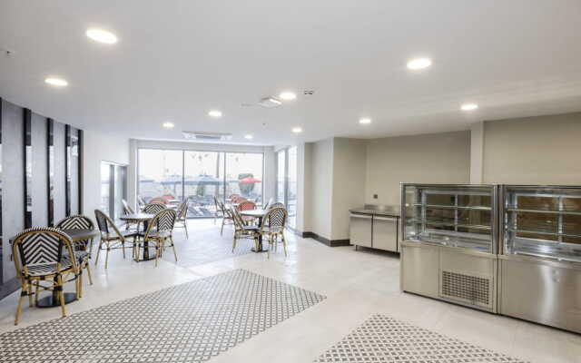 Elysee Hotel