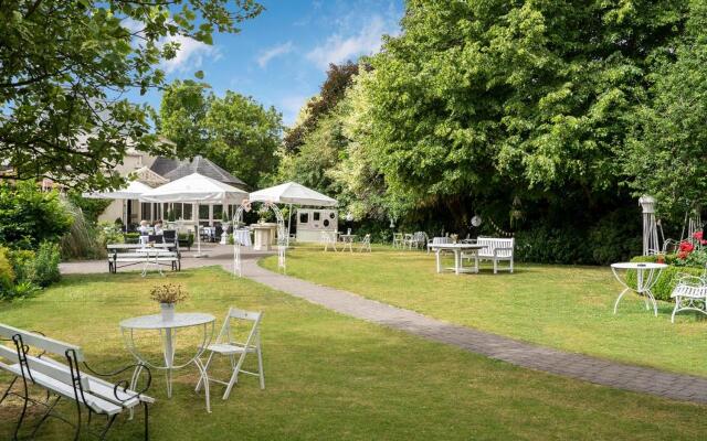 Headfort Arms Hotel
