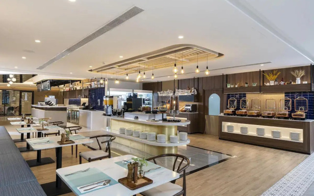 Centara Life Hotel Bangkok Phra Nakhon