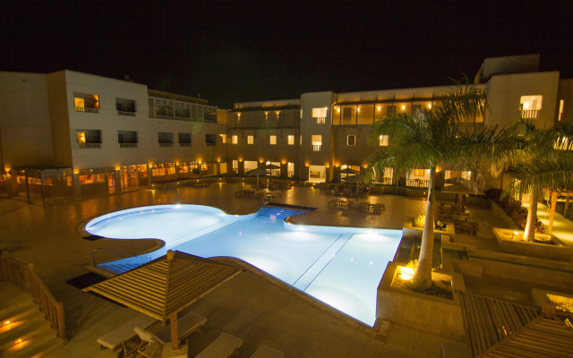 The Breakers Diving & Surfing Lodge