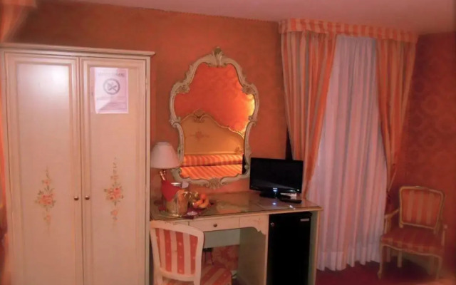 Lux Hotel