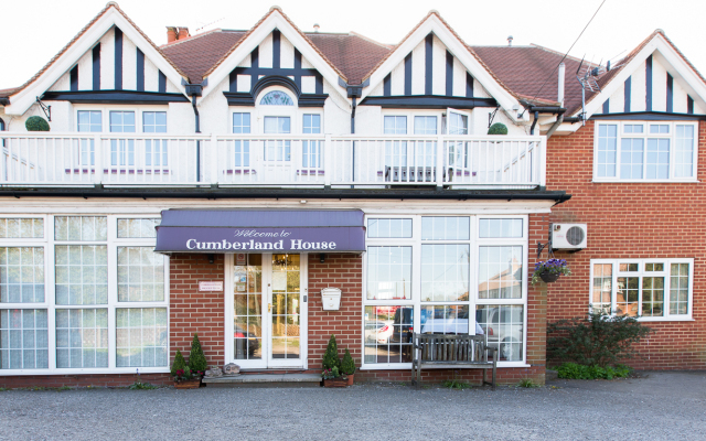 Cumberland House Gatwick B & B