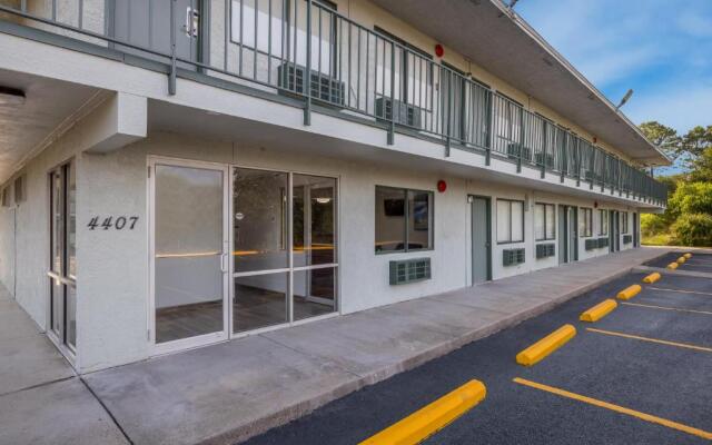 Hometowne Studios Orange, Tx