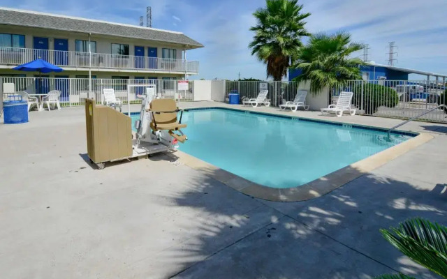 Motel 6 Galveston, TX