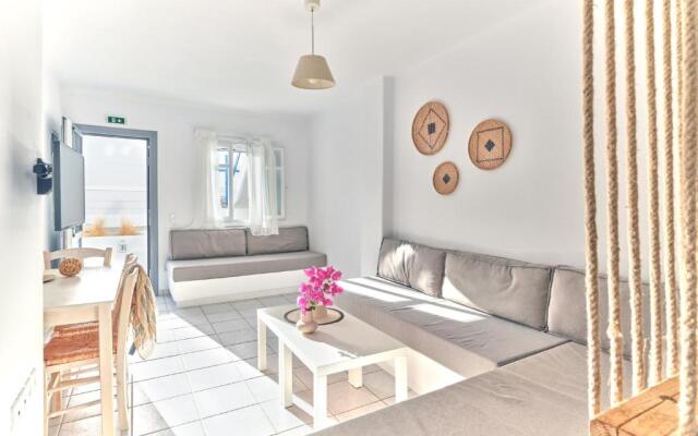 Cleopatra Seaside Homes Paros